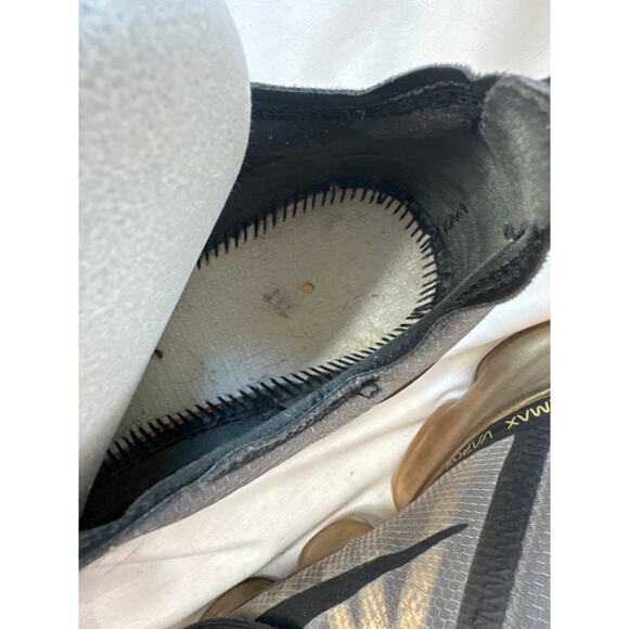 Nike Air VaporMax 2019 Black Metallic Gold  mens sneaker size 11 - Picture 7 of 8
